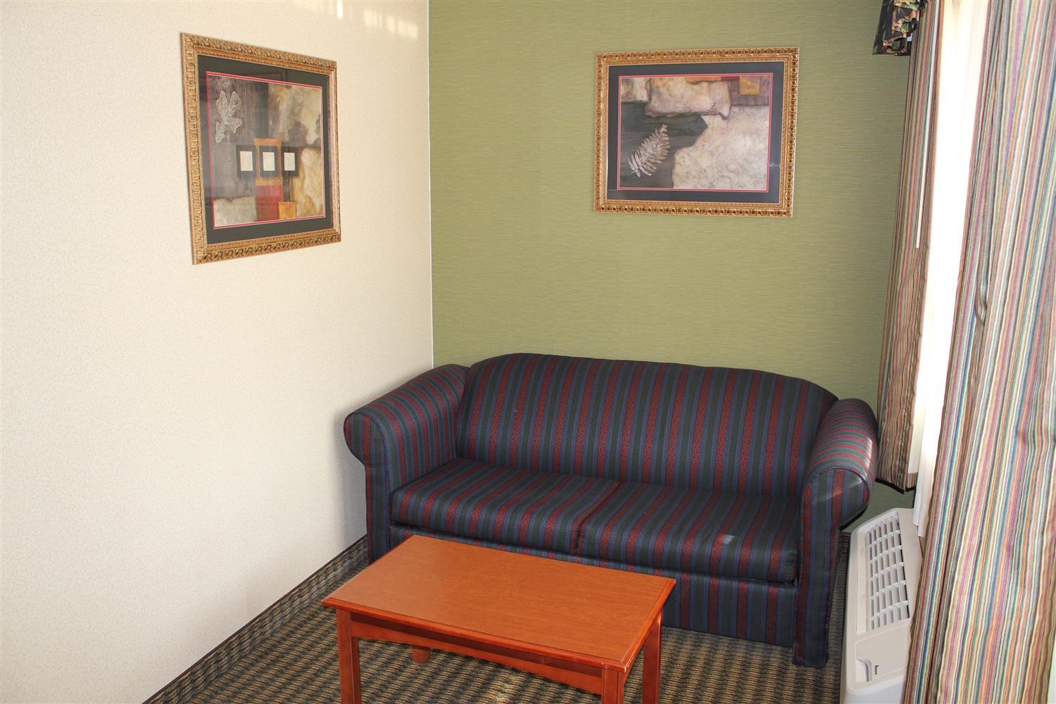 Best Western Shelbyville Inn And Suites Celebration Inn Room photo