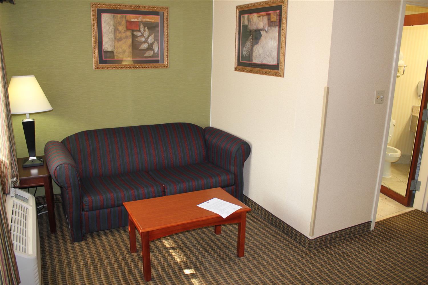 Best Western Shelbyville Inn And Suites Celebration Inn Room photo