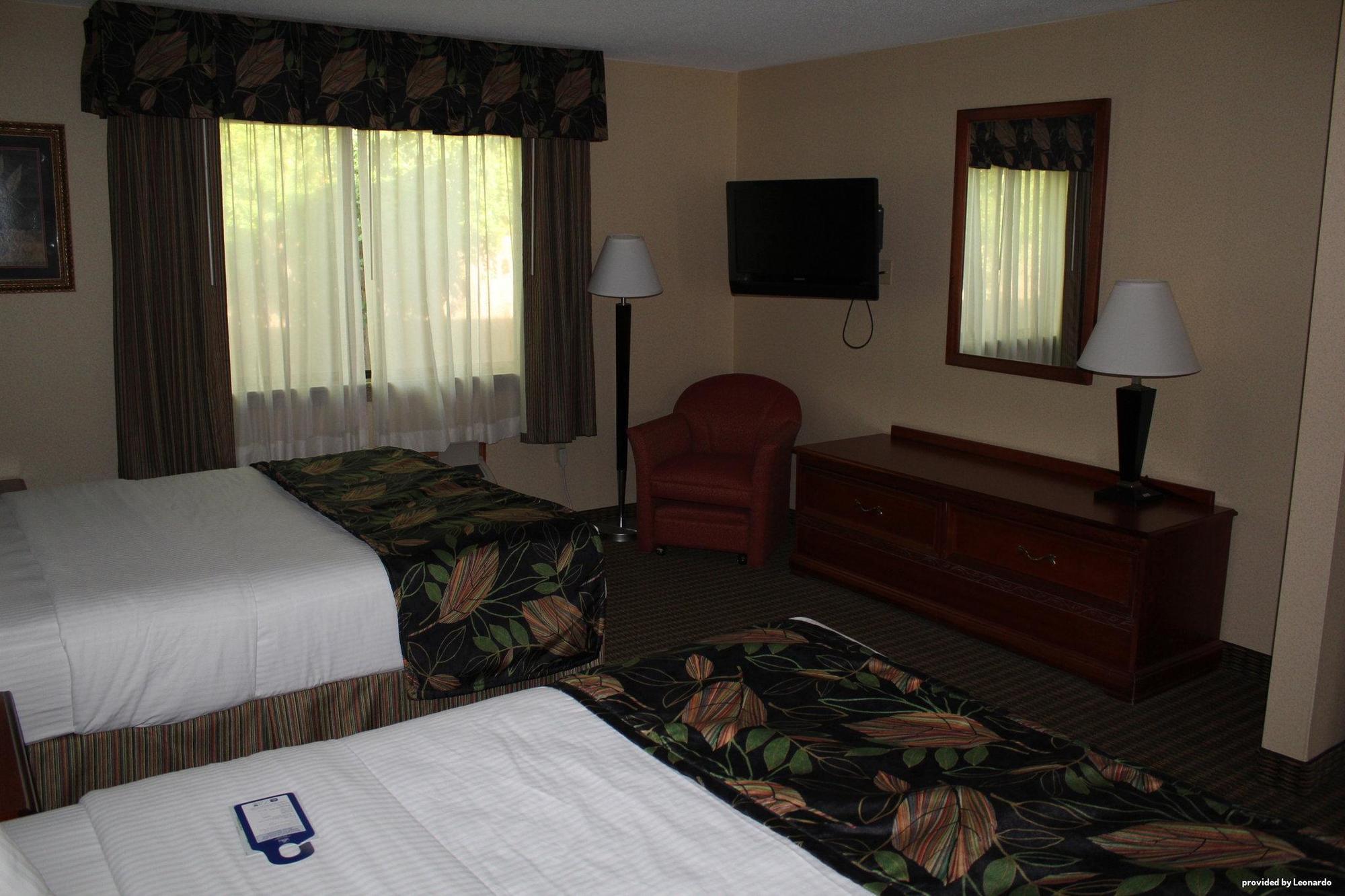 Best Western Shelbyville Inn And Suites Celebration Inn Room photo